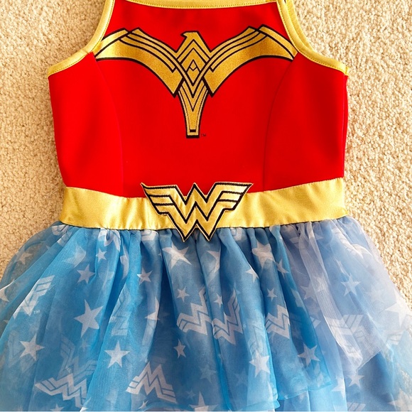 Wonder Woman costume size 6/6x - Picture 2 of 5